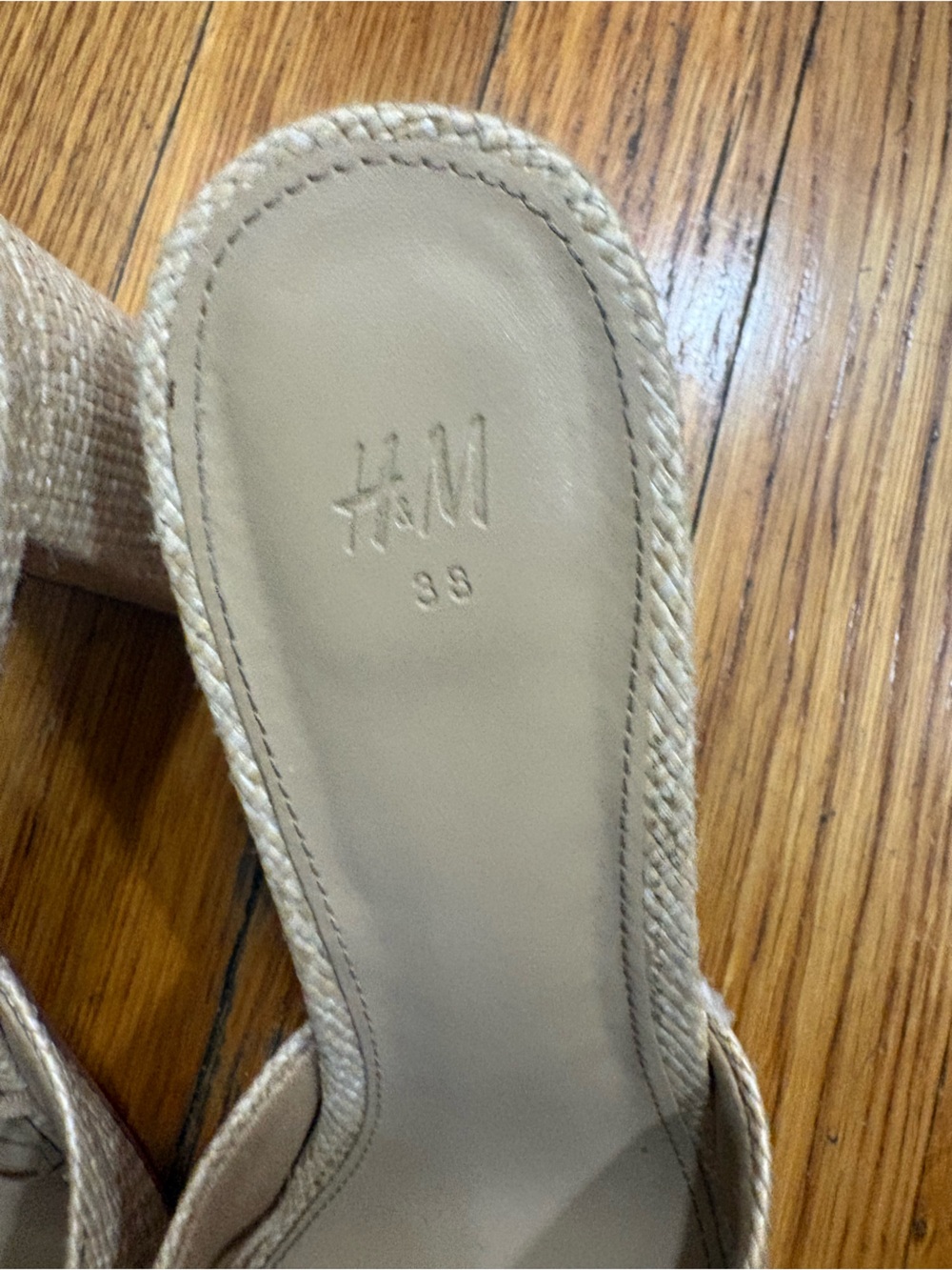 H&M Natural Raffia Open-Toe Block Heel Mules - Picture 2 of 8